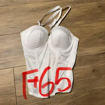 트라이엄프 화이트 바스티에 F65 브라이덜 이너