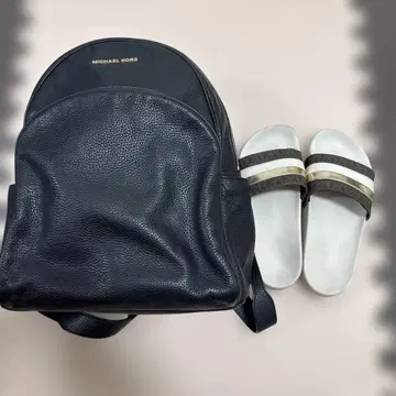 MICHAEL KORS 블랙 가죽 백팩 (샌들과 세트)