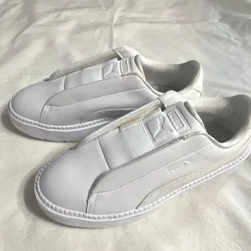 PUMA 화이트 슬립온 스니커즈