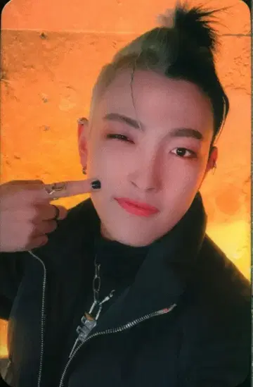 ATEEZ THE WORLD EP.1:MOVEMENT 홍중 트레이딩 카드