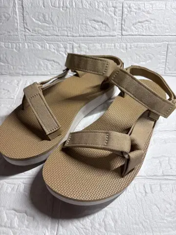 TEVA 테바 베이지 스트랩 샌들 합성섬유제