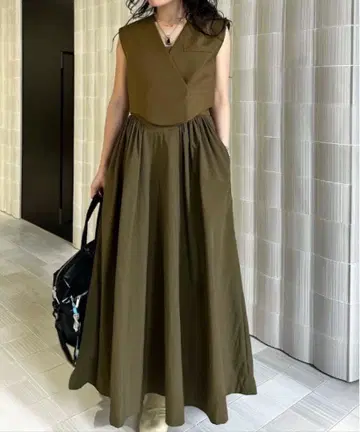 Ameri WAVE VEST WITH FLARE DRESS