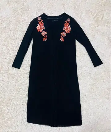 비비안 탐 파워넷 꽃무늬 자수 롱 가디건 블랙