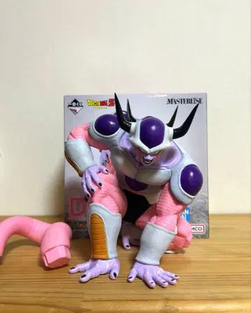 제일복권 드래곤볼 D상 프리저(제2형태) 피규어