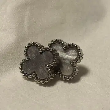 클로버 디자인 귀걸이 실버