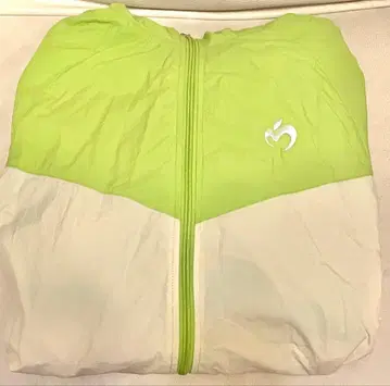 미세스 젠진 나일론 후드티 M 사이즈