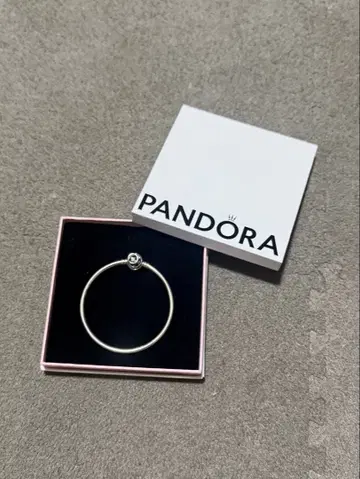 PANDORA Moments Encircled 뱅글 17cm