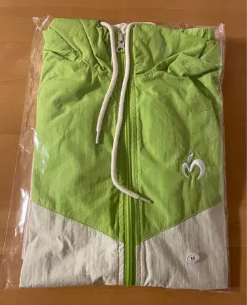 미세스 그린애플 젠진 MGA 나일론 후드티 M 사이즈