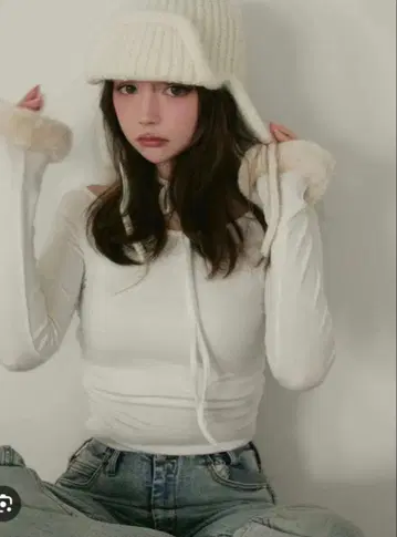 andmary Ravi 퍼 탑 화이트 AM1010