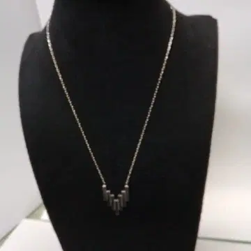 조지 젠슨, V자형 실버 목걸이