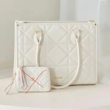 로제 뮤즈 퀼팅 토트 M 파우치 없음