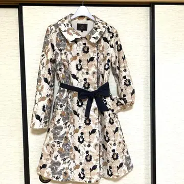 TOCCA 토카 플라워 자수 롱 코트 베이지 계열 S