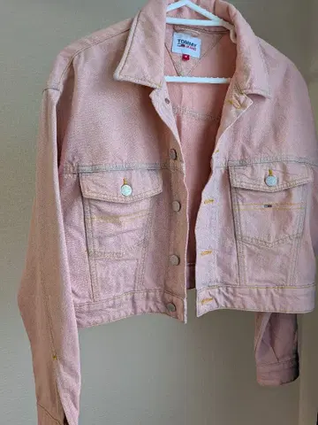 TOMMY JEANS 숏 기장 데님 자켓 크롭 로고 뒷면 로고