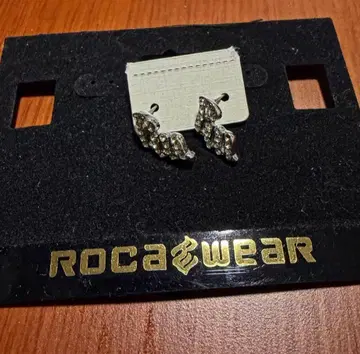 초레어 rocawear 큐빅 귀걸이 은색