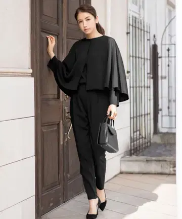 케이프&블라우스&테이퍼드 팬츠 블랙 포멀 대응 3종 세트 수트