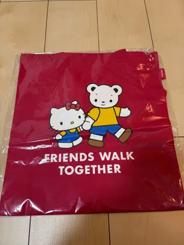 가격 인하 미개봉 새상품 파밀리아 x 헬로키티 토트백 빨간색