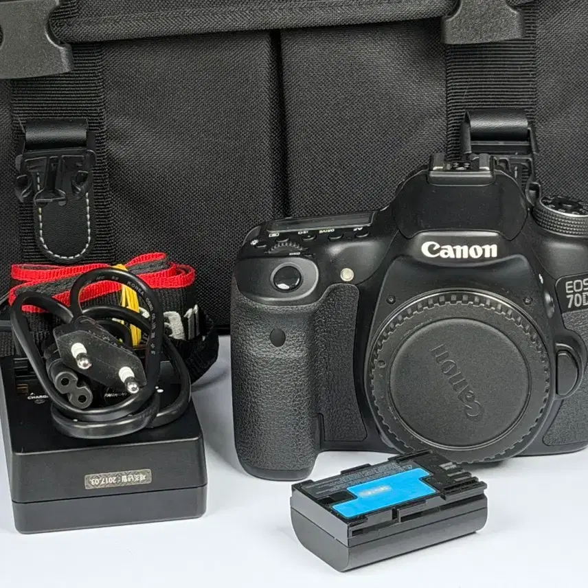 캐논 EOS 70D DSLR 카메라 바디