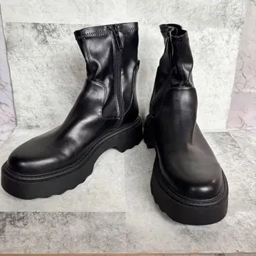 [새상품급] ZARA 자라 사이드 지퍼 통굽 부츠 블랙