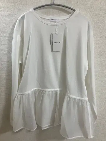 LEPSIM 긴팔 상의 이너 프릴 새상품