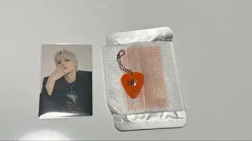 MOA CON 피크형 키링 트레이딩 카드 휴닝카이