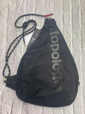 토폴로지 Topologie 슬링 메신저 라지 숄더백