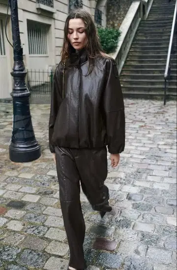 인조 가죽 하이넥 자켓