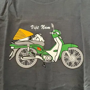 L 사이즈: 베트남 한정판 슈퍼 커브 x 스누피 T셔츠 남녀 공용