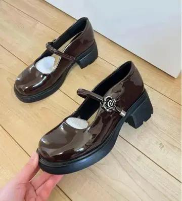 다크 브라운 신발 통굽 로퍼 가죽 신발 235