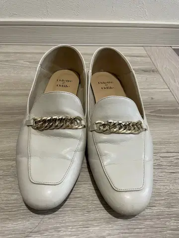 Odette e odile 가죽 신발 가죽 체인 장식 로퍼