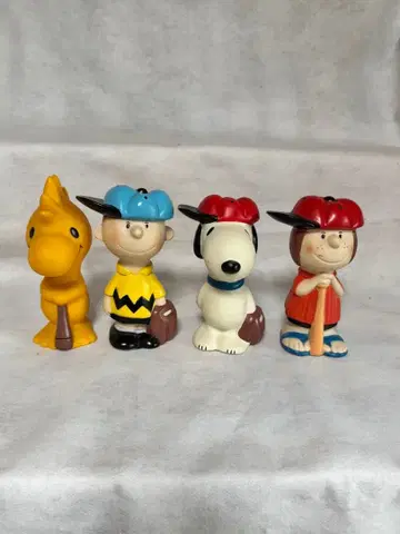 스누피, 찰리 브라운, 루시, 페퍼민트 패티 4체 세트 저금통