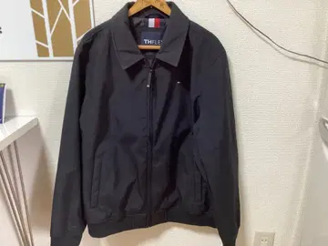 TOMMY HILFIGER 블랙 점퍼