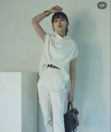 ANDREA&Co. 백 타이드 니트탑스 슬리브리스