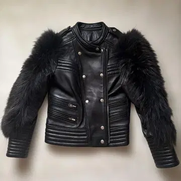 퍼 달린 가죽 자켓