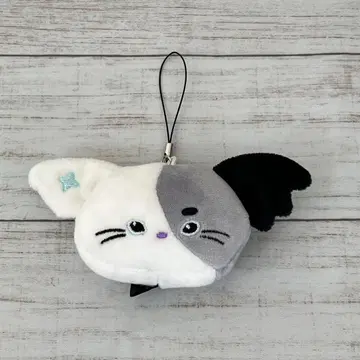 Xdinary Heroes FACE KEYRING NYANGDUU