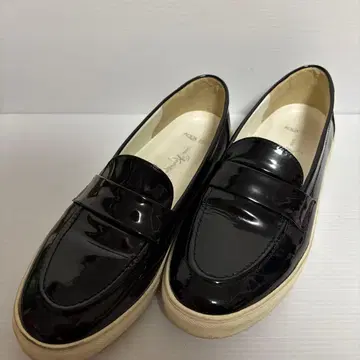 긴자 카네마츠 블랙 에나멜 로퍼 25.5