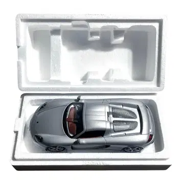 Autoart 1/18 Porsche Carrera GT