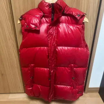 TATRAS 후드 부착 레드 다운 베스트 가격 인하 가능합니다.