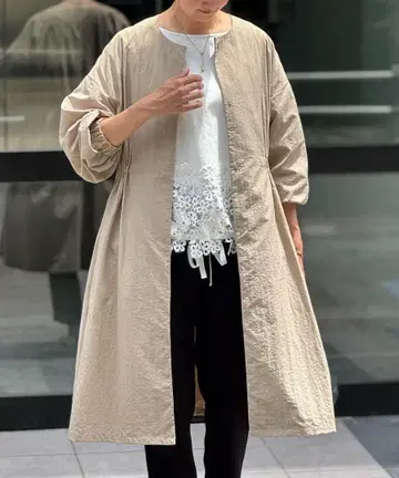 BEARDSLEY 벌룬 소매 플레어 코트 베이지