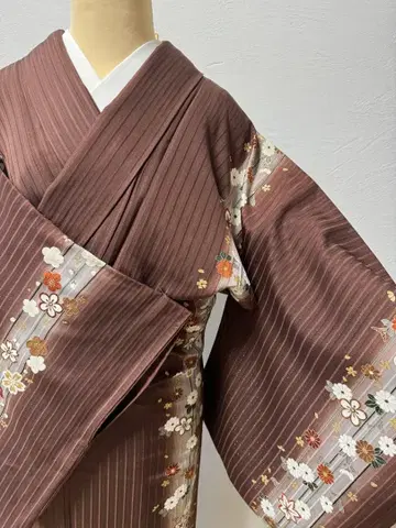 코몬 톨 사이즈 평상복부터 세미 포멀까지 꽃무늬 금채 화려함