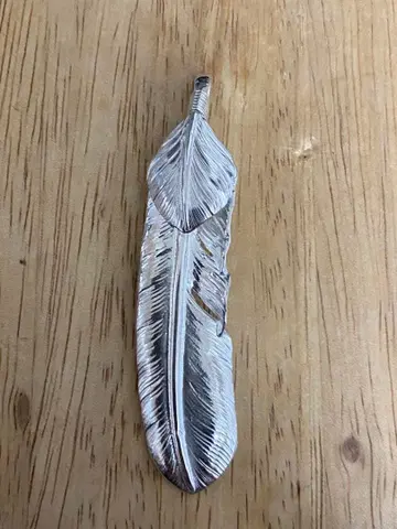 goro's 고로즈 상은 특대형 페더 상은 왼쪽