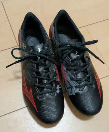 미즈노 알파 축구화 스파이크 22.5 키즈 새상품