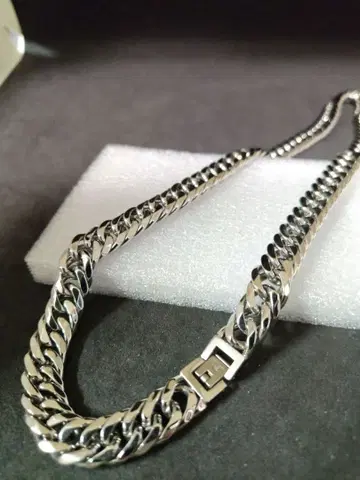 플라티나 가공 키헤이 육면 W 컷 목걸이