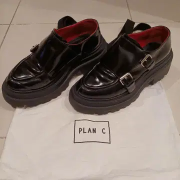 PLAN C 버클 통굽 로퍼