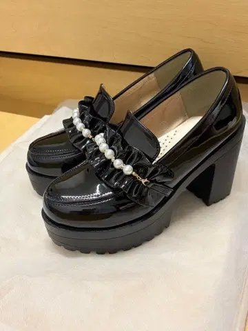 [ 새상품급 ] rojita 펄 체인 프릴 로퍼 M 사이즈 23cm