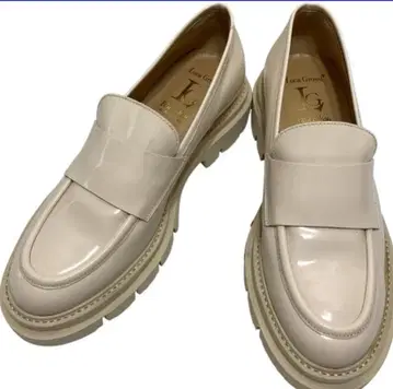 [컨디션 최상] 루카 그로시 (23.5) 로퍼 통굽 천연 가죽 레어