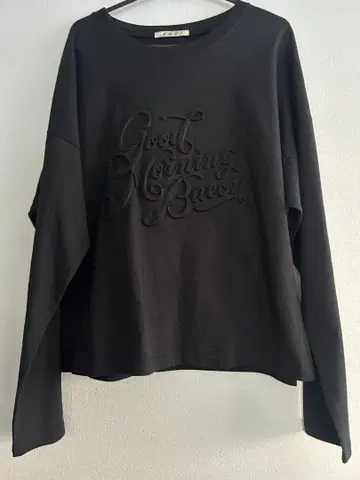 N.A.V.i. 블랙 긴팔T셔츠 Good Morning Bacon