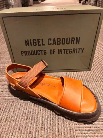 NIGEL CABOURN 오렌지 샌들