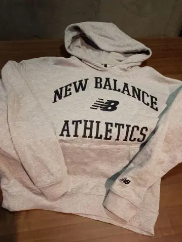 인기 정품 New Balance 후드티 무료배송 정가 14960엔
