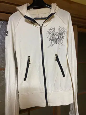 d.i.a 헤이세이 갸루 후드티