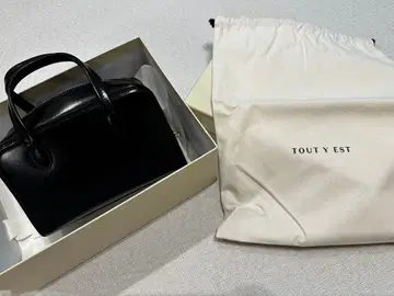 TOUT Y EST 블랙 핸드백